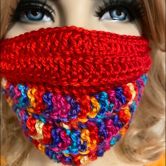 Hand-knitted Face Mask - Picture 12 of 12